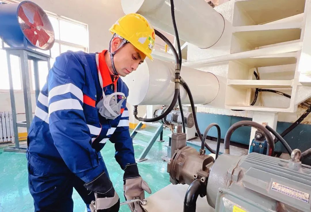 1709341522470053949.jpg 劳动.jpg